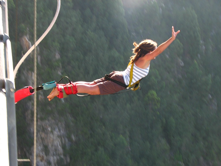 Here are 5 hair-raising places in India where you can enjoy bungee jumping.