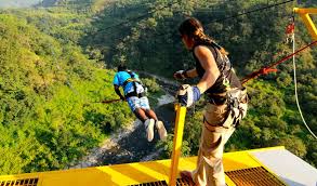 If you are looking for some such adventure, which you will never forget till your death, then we have brought for you 6 such places in India where you can do hair-raising bungee jumping activities.